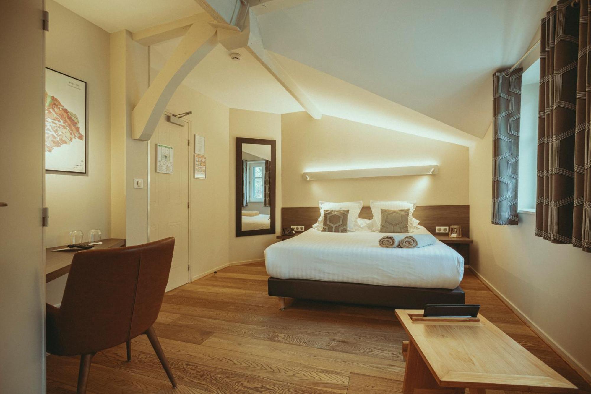Auberge De Clochemerle, Spa Privatif & Restaurant Gastronomique Vaux-en-Beaujolais Room photo